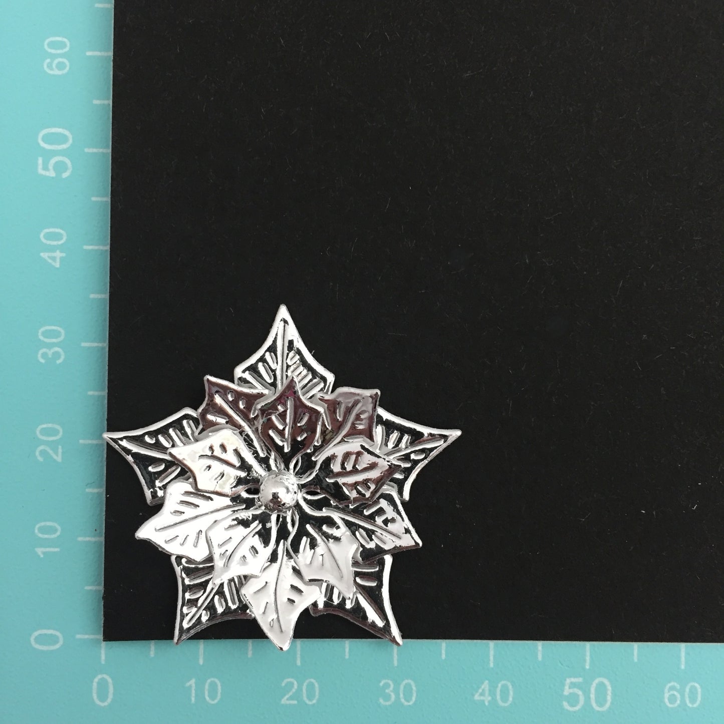 12 Silver POINSETTIA Christmas Die Cut Card Making Toppers
