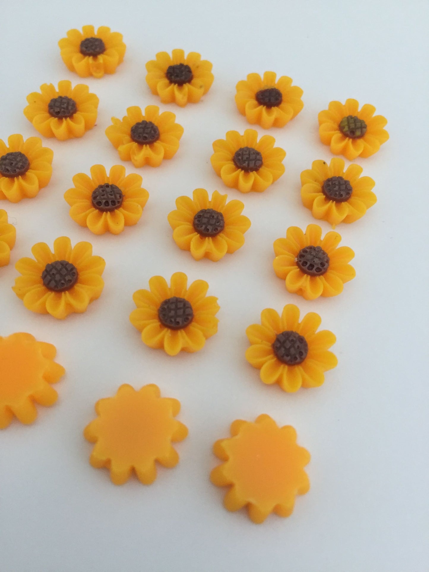 20 Orange SUNFLOWER HEAD Resin Embellishments - 12mm