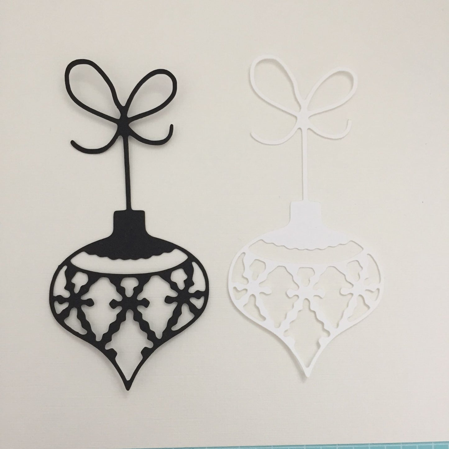 12 Black & White TEARDROP BAUBLE Christmas Card Making Die Cuts