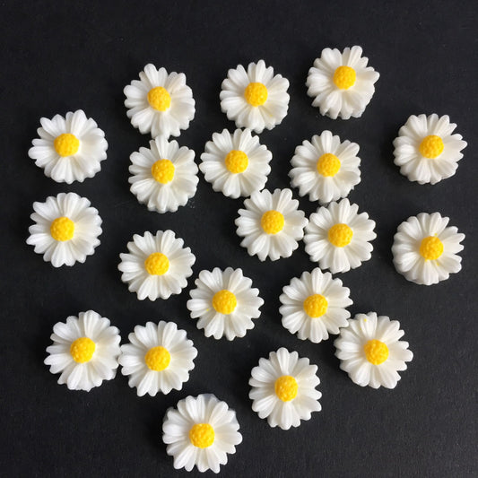 20 White DAISY HEADS Flat Back Resin Embellishments - 10mm