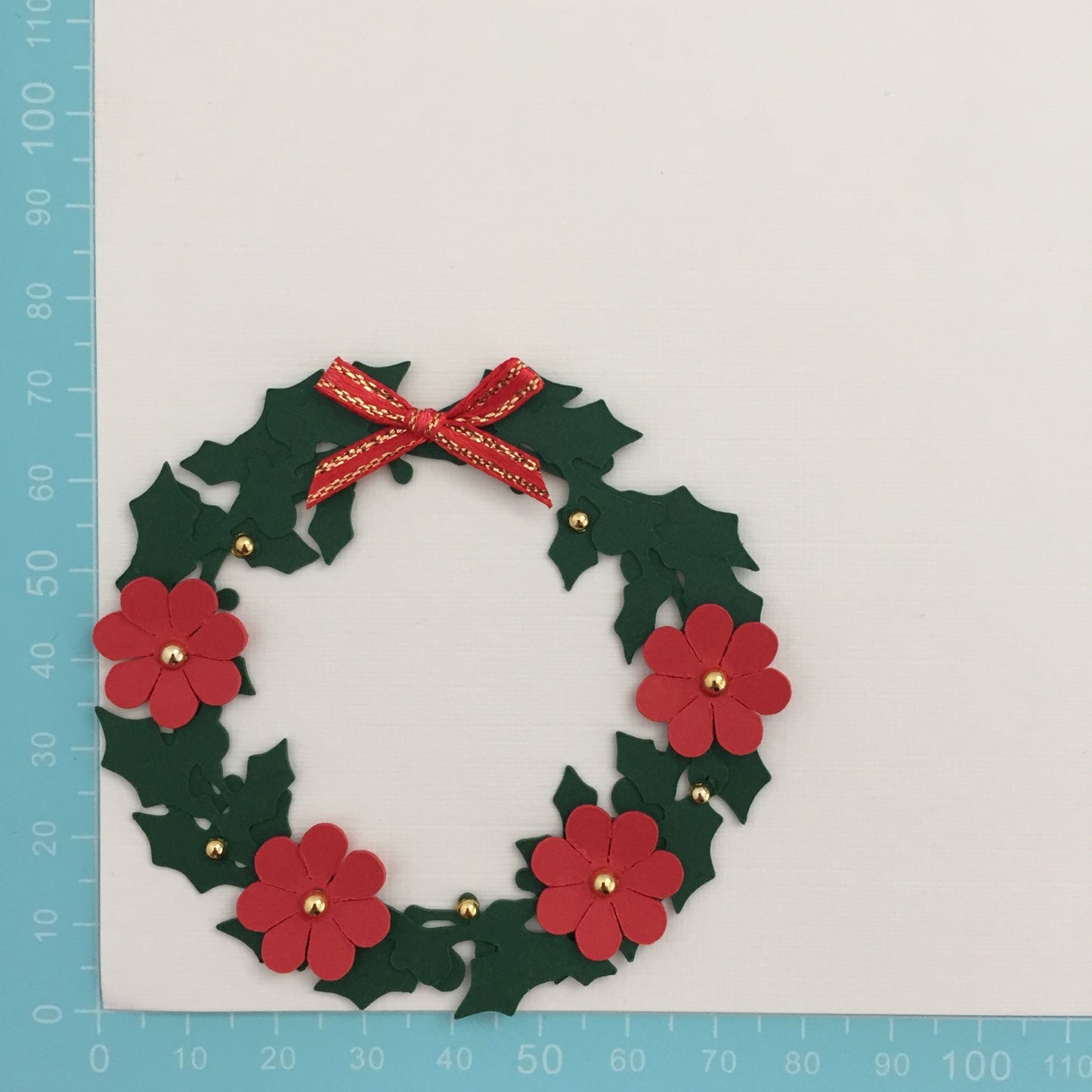 4 HOLLY WREATH - RED FLOWERS Christmas Die Cut Card Making Toppers