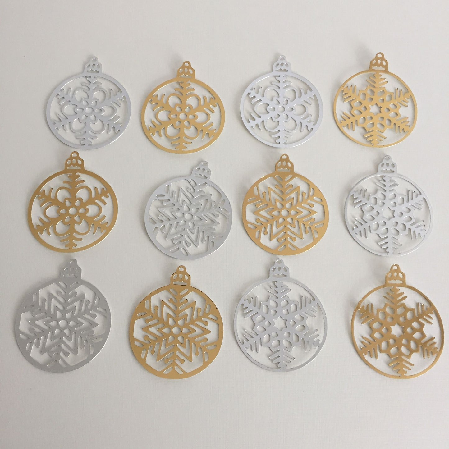 12 ROUND BAUBLES - Gold & Silver - Christmas Card Making Die Cuts