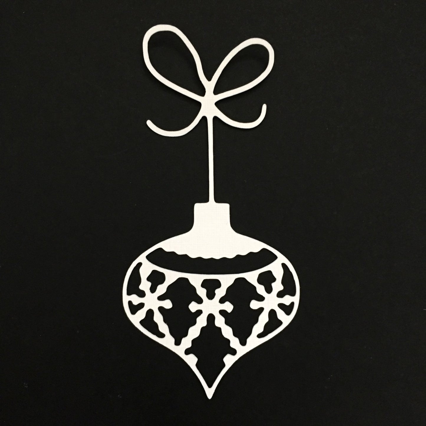 12 Red, Green & White TEARDROP BAUBLE Christmas Card Making Die Cuts